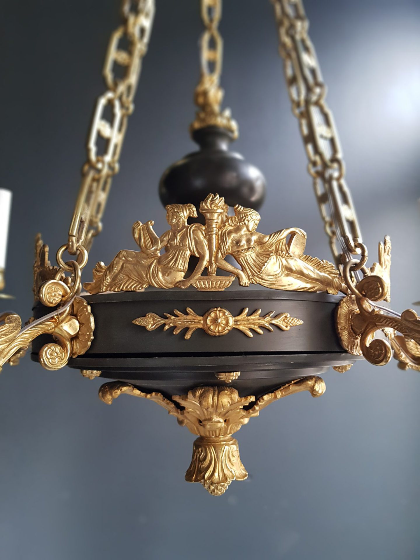 Empire Kronleuchter, Detailansicht 2