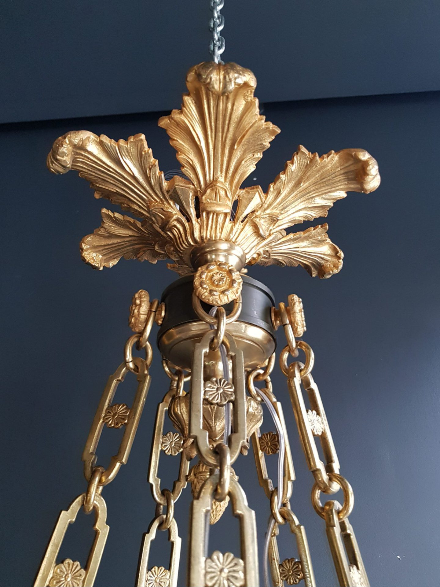 Empire Kronleuchter, Detailansicht 3